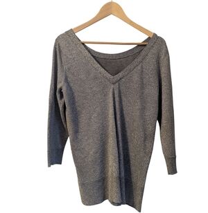 Woman's Smart Set Sparkle V-Neck NYE Metallic 3/4 Sleeve Sweater- Size X-Large
